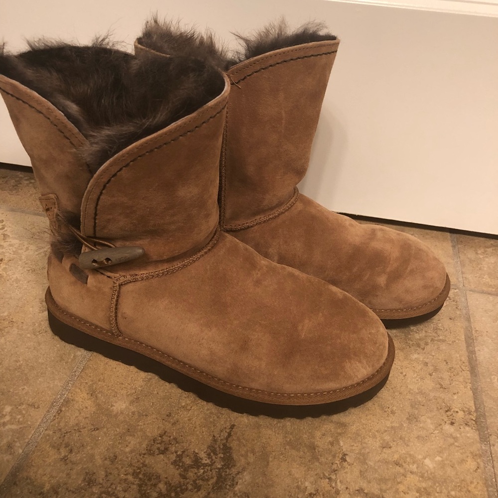 UGG Meadow boots, size 8
